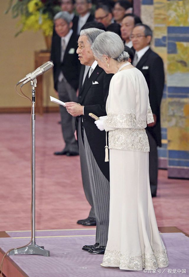 日本明仁天皇登基30年举办茶会,两位公主孙女真子与佳子前来道贺